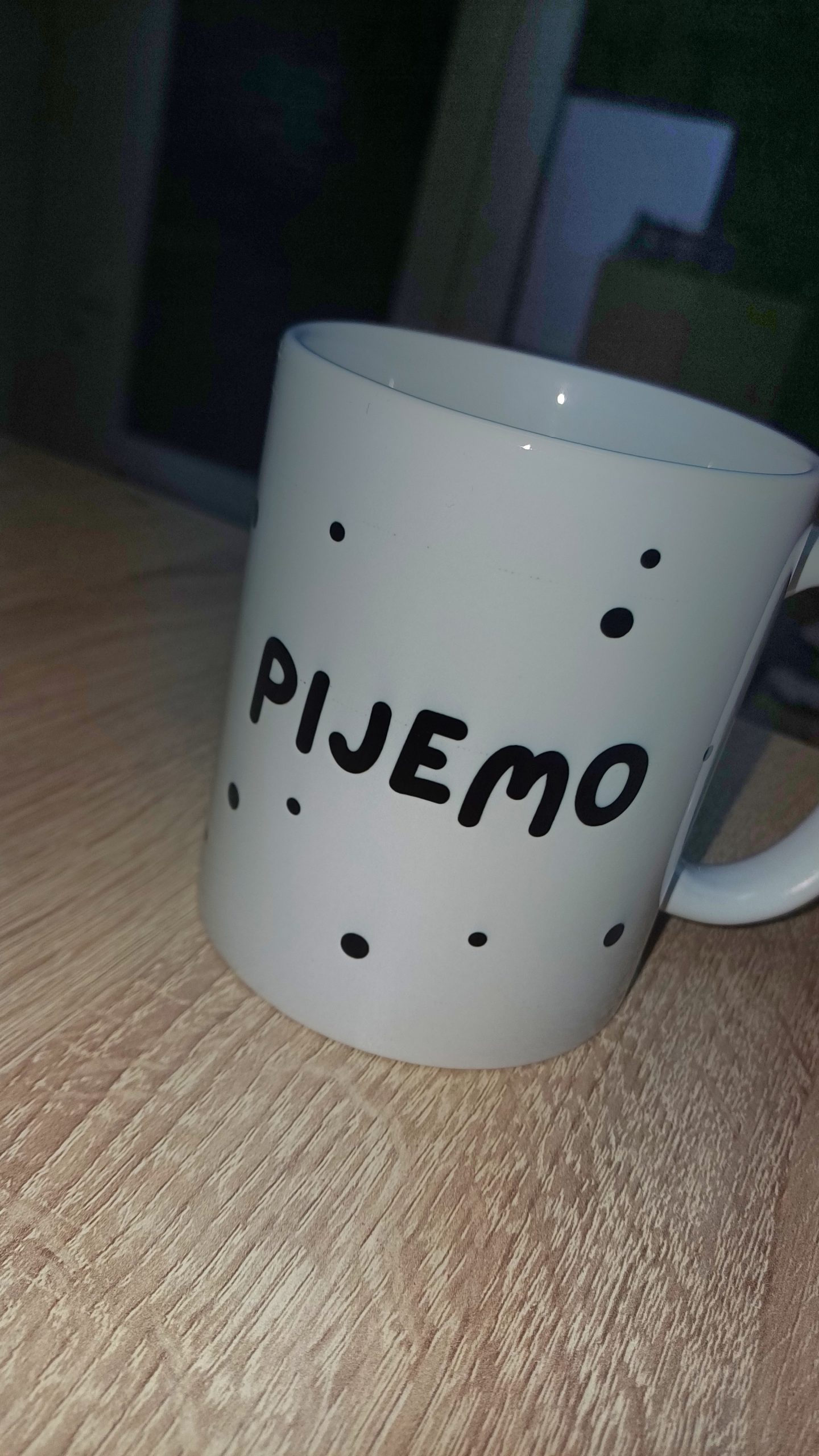 Šolja sa dvostranom štampom-PIJEMO KAFU - Slika 3