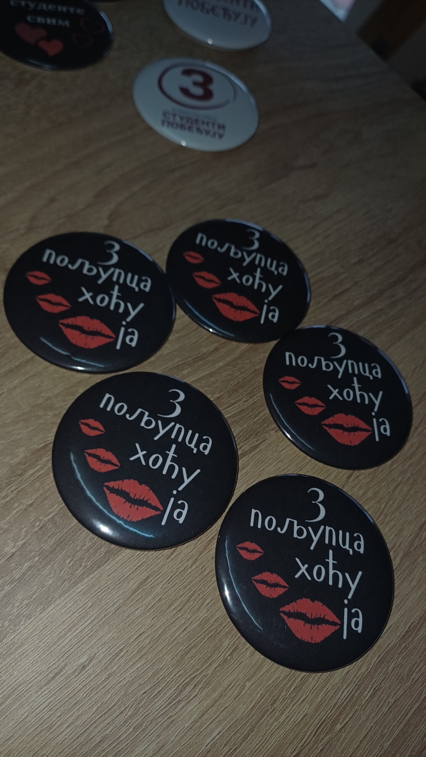 Bedž- Tri poljupca hoću ja - Slika 2
